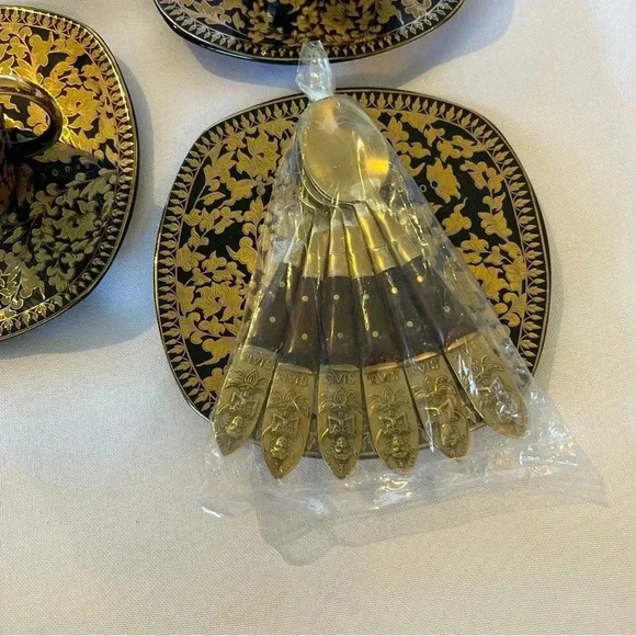 Vintage Thai Black and Gold Porcelain Tea Set - Picture 3 of 4